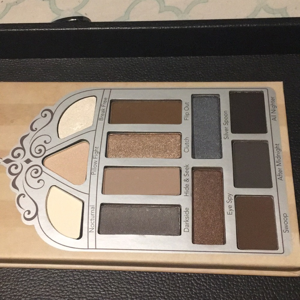 Pretty Vulgar Nightingale Palette